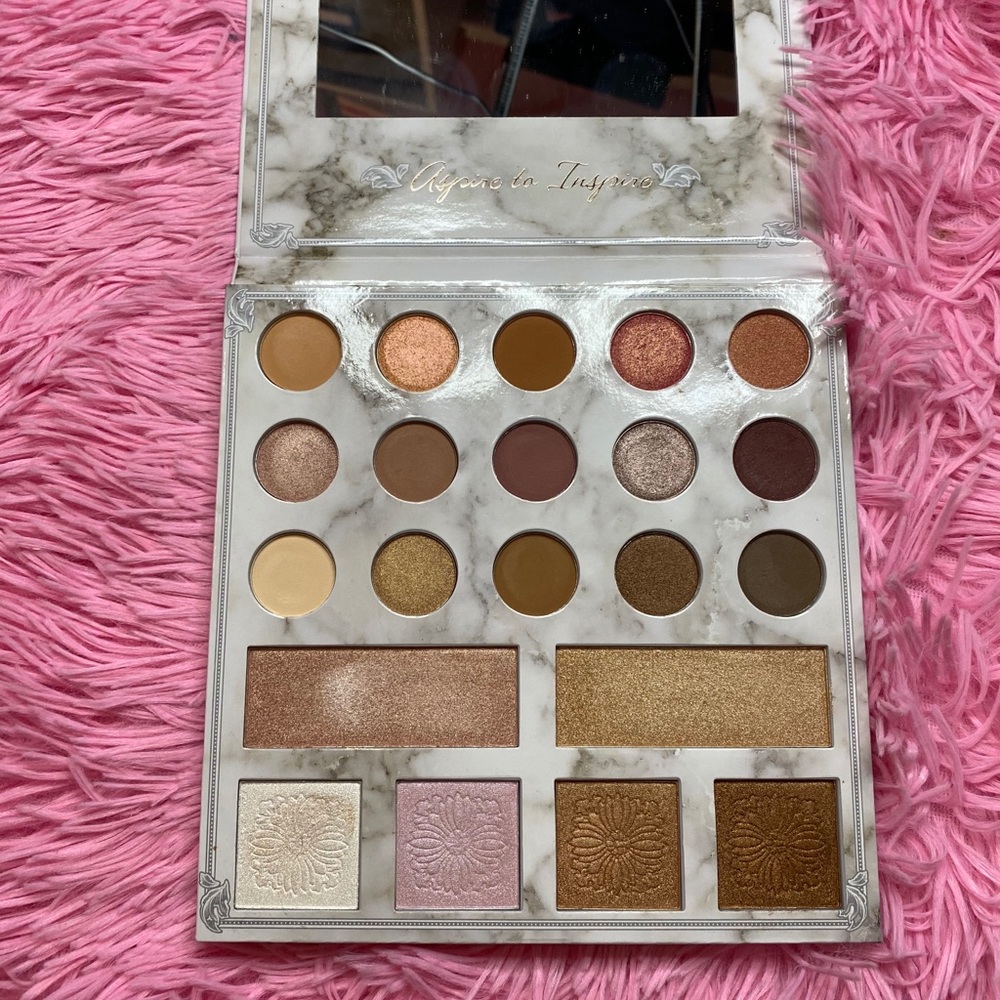 Carli Bybel deluxe palette